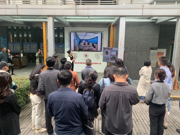 再獲點贊! 成都市委辦公廳、市政府辦公廳和市人社局相關領導一行參訪由瑞方人力打造的全市首個就業小站 第2張