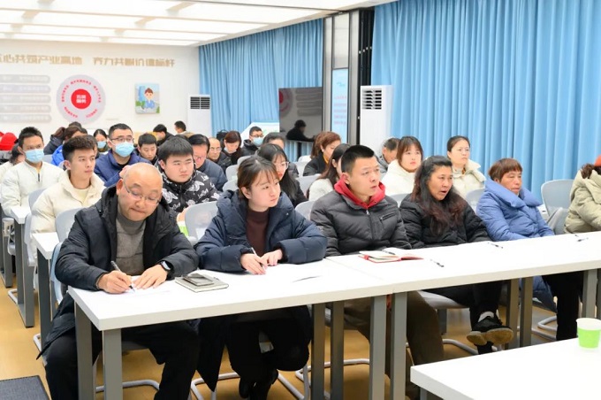 深入社區,傾聽民聲 成都市人大代表龔曉鷗開展“幸福美好生活十大工程”宣講 第2張 深入社區,傾聽民聲 成都市人大代表龔曉鷗開展“幸福美好生活十大工程”宣講 第2張